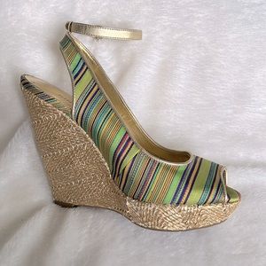 Excellent condition, Nine West wedges